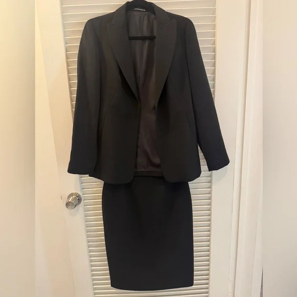 Vintage Black Wool Women's Blazer - Picture 7 of 11